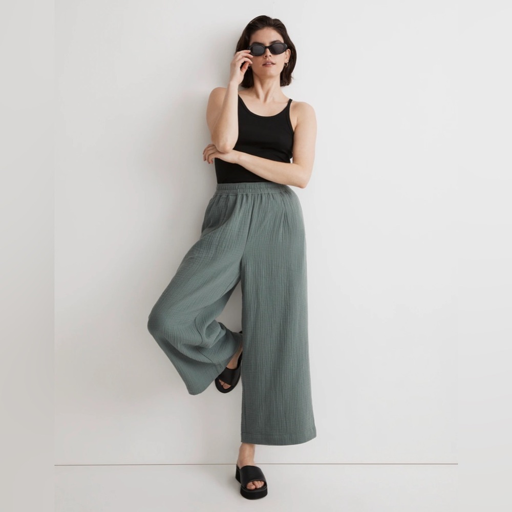 The Untailored Wide-Leg Crop Pant in Lightspun
